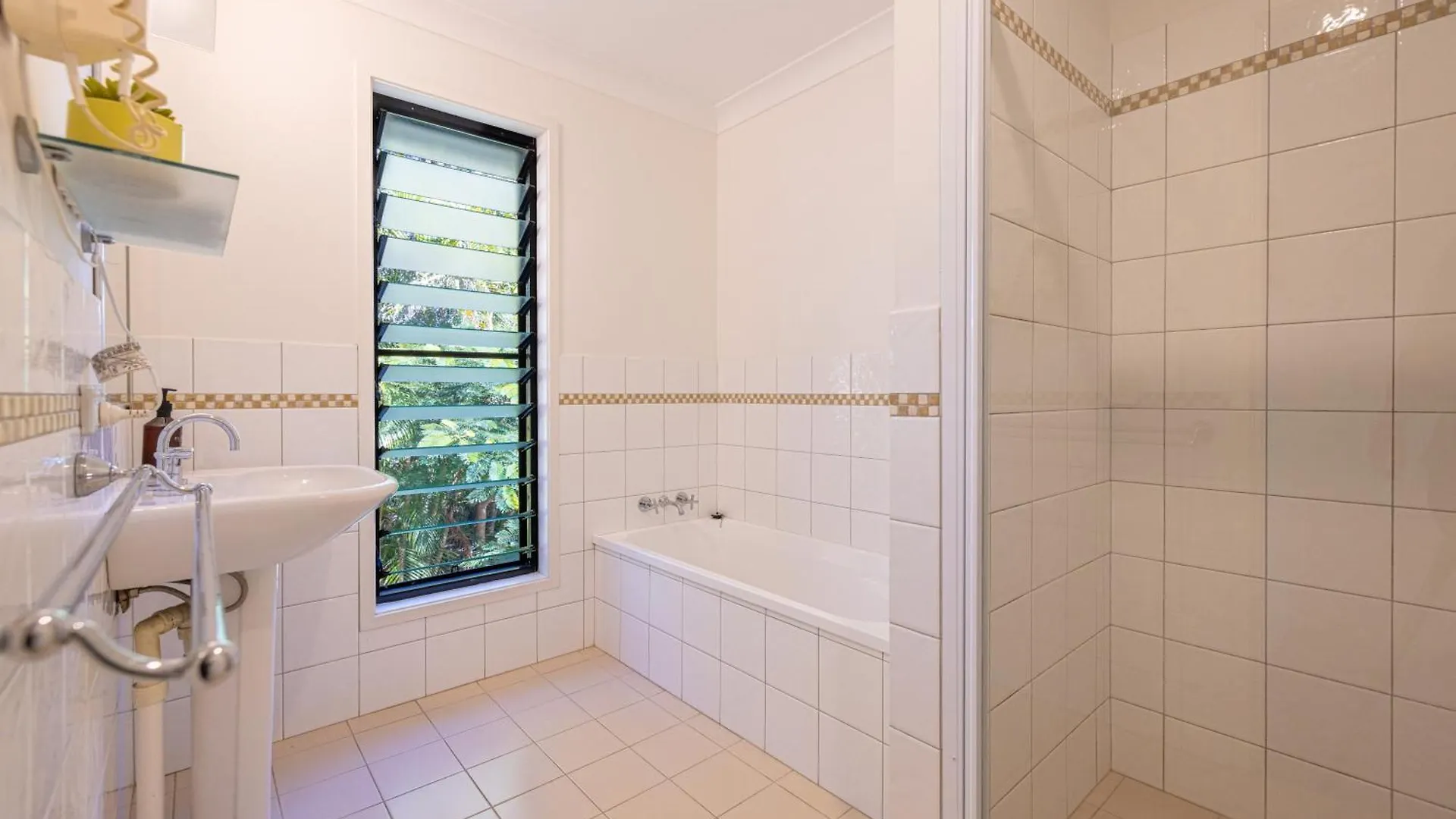 Monterey Beach House - Direct Beach Access & Plunge Pool Byron Bay